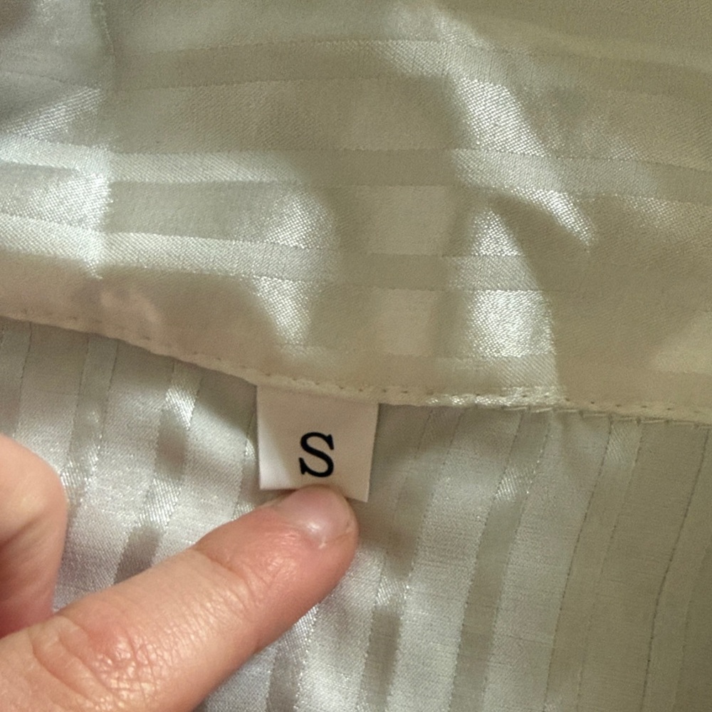 Women’s White Satin Sleepwear Set - Picture 7 of 8